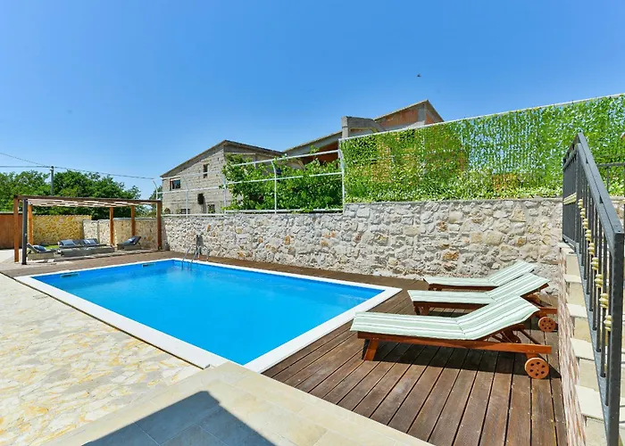 Stone With Pool *