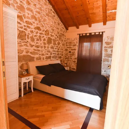 Stone With Pool * Galovac