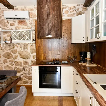 ヴィラ Stone With Pool