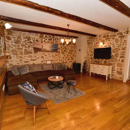 Stone With Pool ヴィラ *