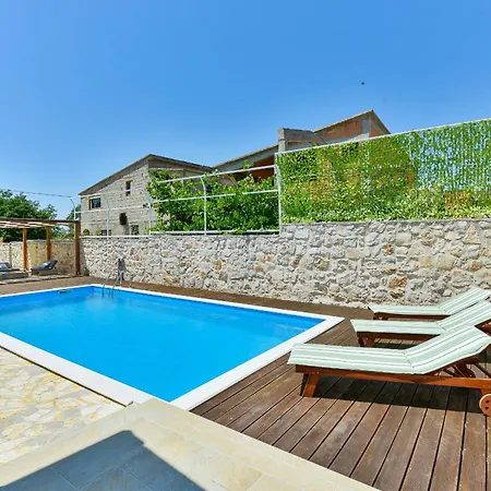 Stone With Pool *
