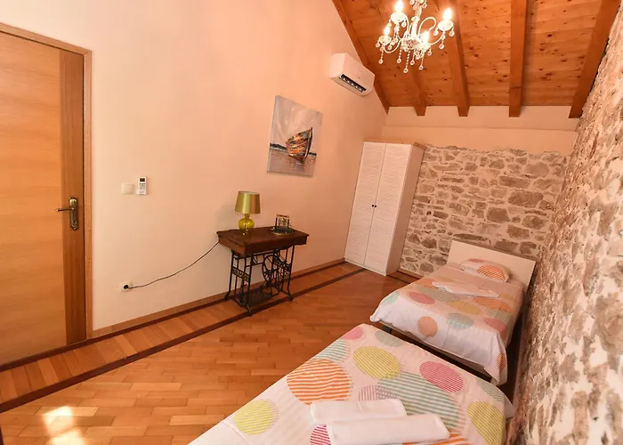 Stone With Pool 빌라 *