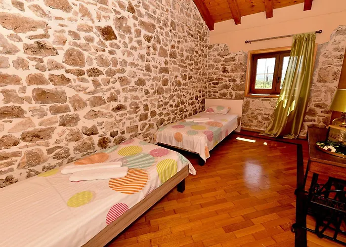 빌라 Stone With Pool