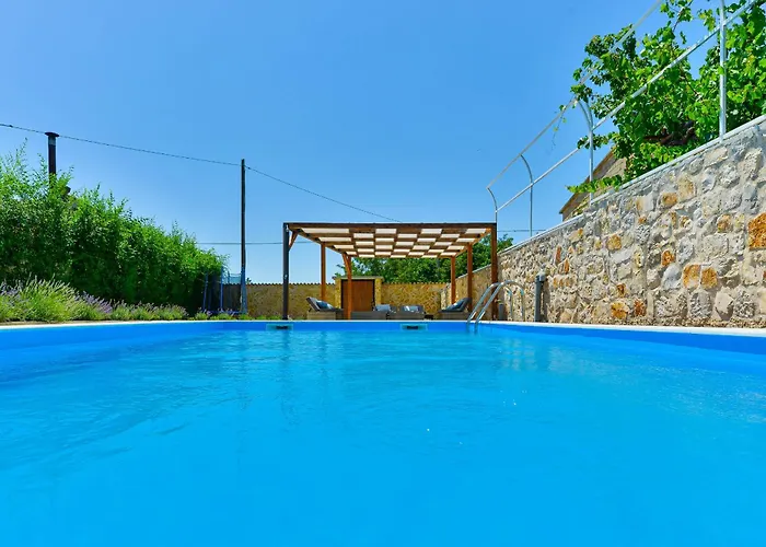 Stone With Pool *