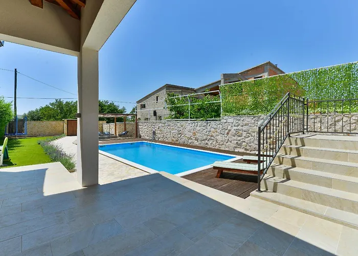 Stone With Pool Galovac (Zadar)