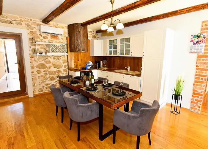 Stone With Pool 빌라